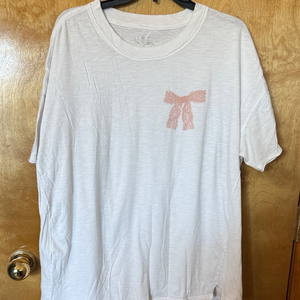 Aerie- oversized White T-Shirt with Pink Bow Design
